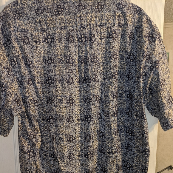 Eddie Bauer button up - Picture 3 of 3